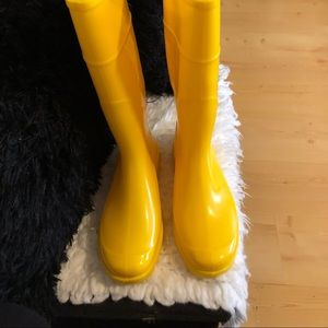 Rain boots